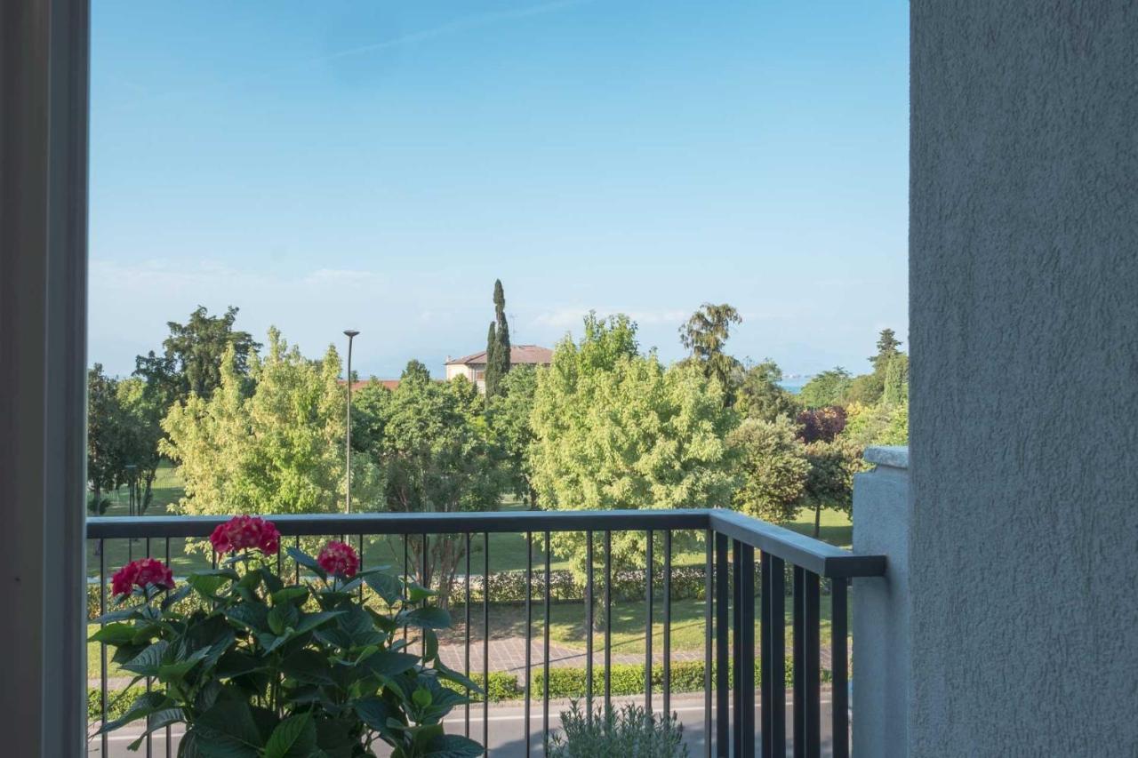 By The Lake Apartments - Smart Desenzano del Garda Exteriér fotografie